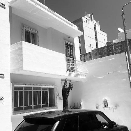 Ave Maria Guest House Saint Julian's Екстериор снимка